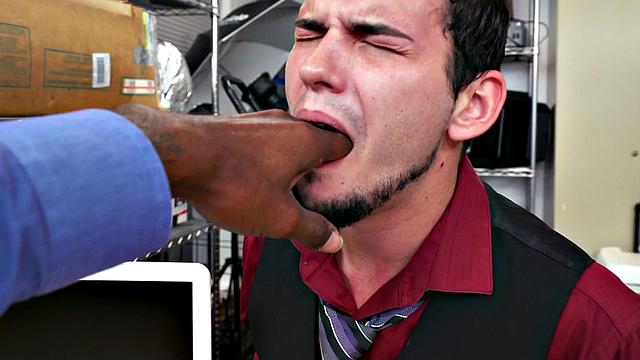 Black nympho fucked in anal by nasty fucker