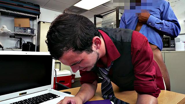 Black nympho fucked in anal by nasty fucker