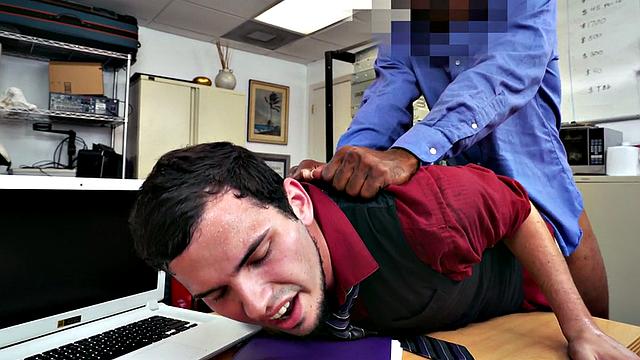 Black nympho fucked in anal by nasty fucker