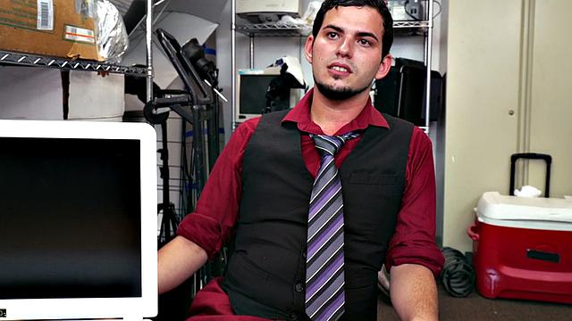 Black nympho fucked in anal by nasty fucker