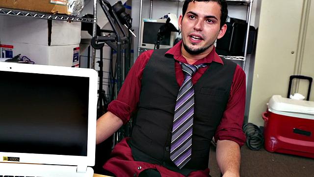 Black nympho fucked in anal by nasty fucker