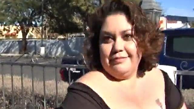 Chunky Layla Crawls For Cock