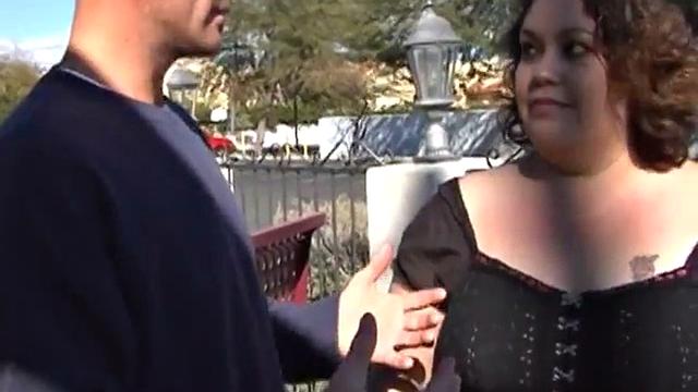 Chunky Layla Crawls For Cock