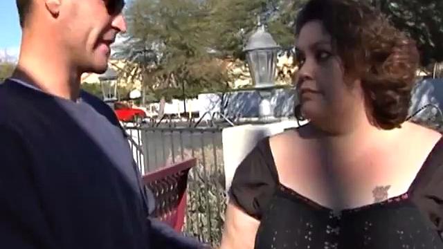 Chunky Layla Crawls For Cock