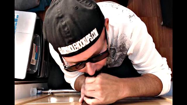 Gloryhole Sucking Black Cock