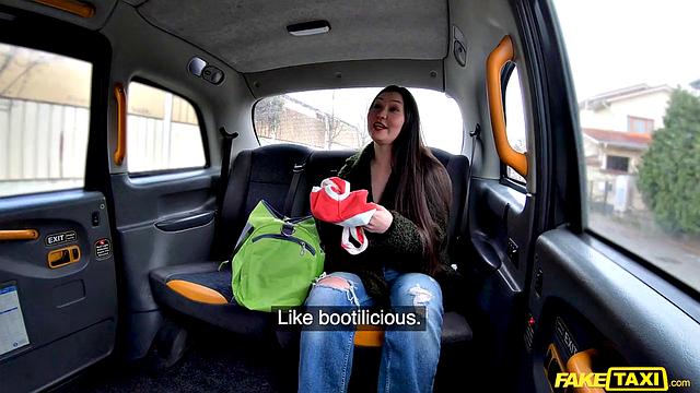 The Petite Fitness Babe