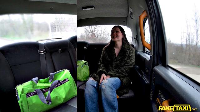 The Petite Fitness Babe