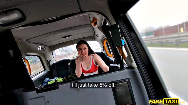 The Petite Fitness Babe