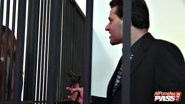 заложницы устраивают групповуху во время ограбления банка