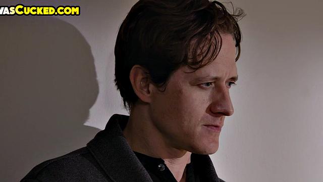 Жена издевается над мужем, пока трахается с любовником у него на глазах