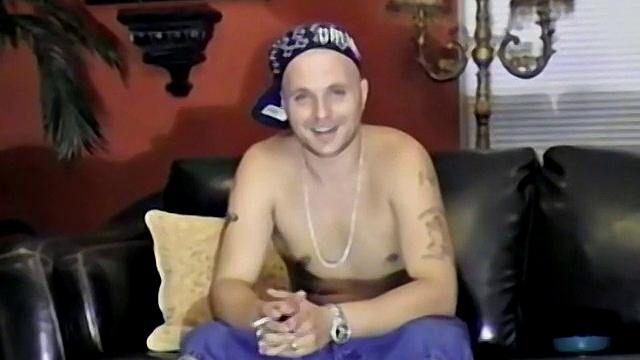 Jason puts his feet up and lets his cock do the real relaxing