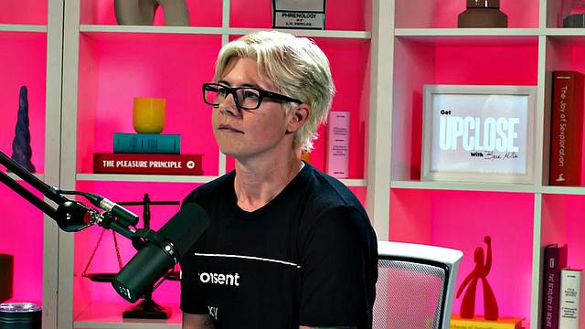 Solo Asian babe masturbates with vibrator till orgasm