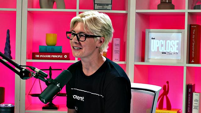 Solo Asian babe masturbates with vibrator till orgasm