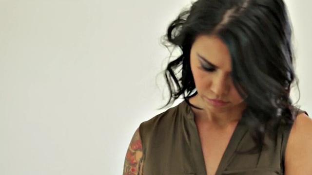 Dyke sluts fuck with huge sex toys while eating pussy