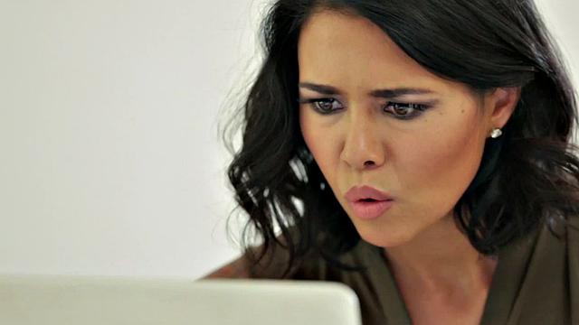 Dyke sluts fuck with huge sex toys while eating pussy