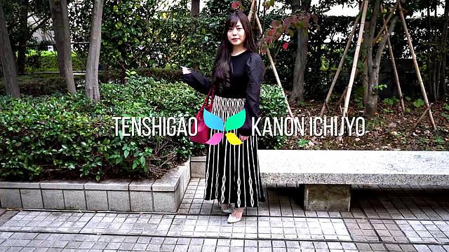 kanon ichijyo медленно раздевается и дразнит на камеру