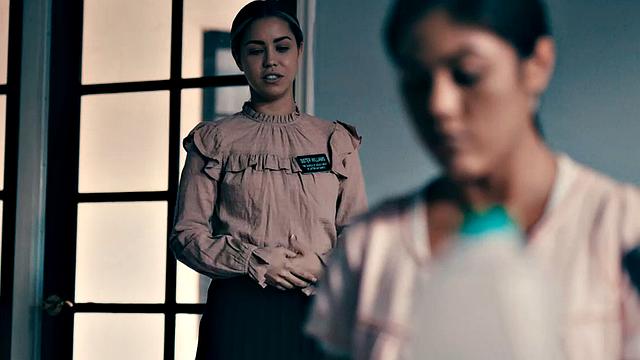 Asian enjoys passionate tribbing with her GF