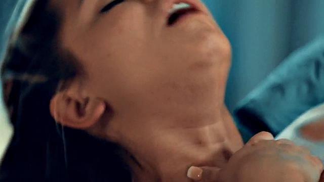 Asian enjoys passionate tribbing with her GF