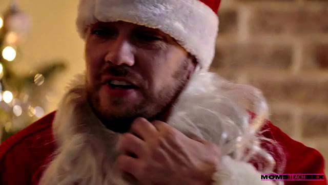 Sitting on Santa's Lap - S14:E7