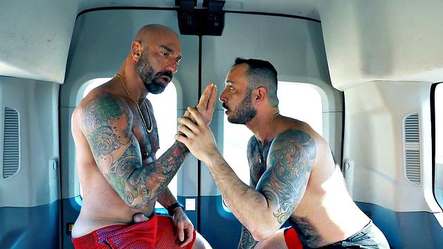 Hairy fisting-loving DILF treated in van by mature in gloves