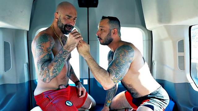 Hairy fisting-loving DILF treated in van by mature in gloves