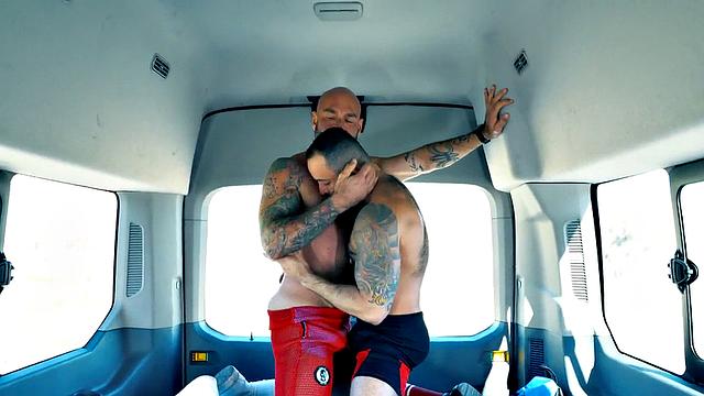 Hairy fisting-loving DILF treated in van by mature in gloves