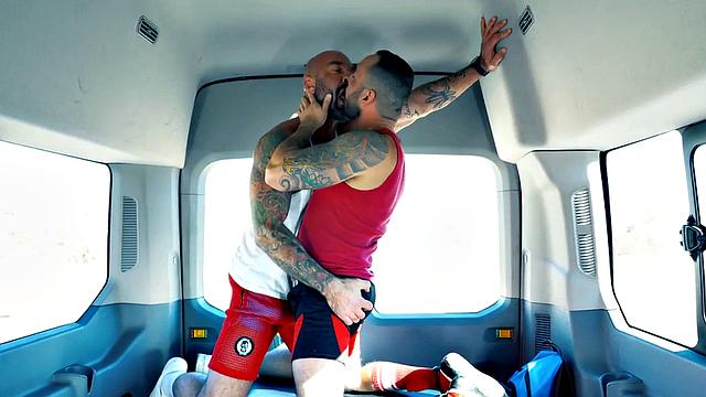 Hairy fisting-loving DILF treated in van by mature in gloves
