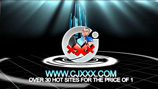 Мейсон дрочит и кончает на камеру