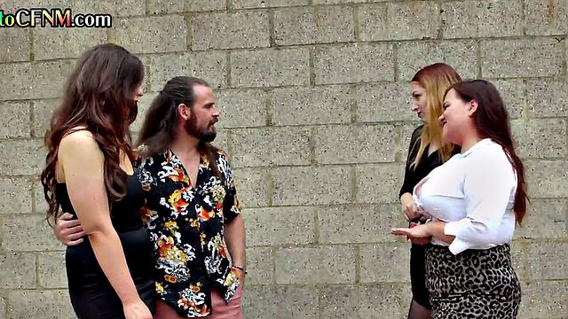 Amateur CFNM femdoms in stockings giving BJ to BFF