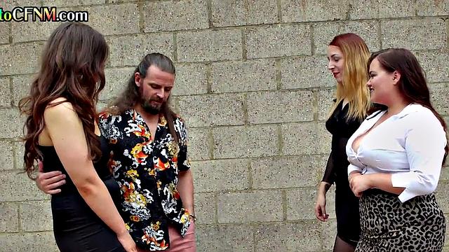 Amateur CFNM femdoms in stockings giving BJ to BFF