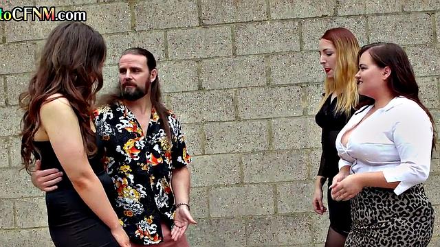 Amateur CFNM femdoms in stockings giving BJ to BFF