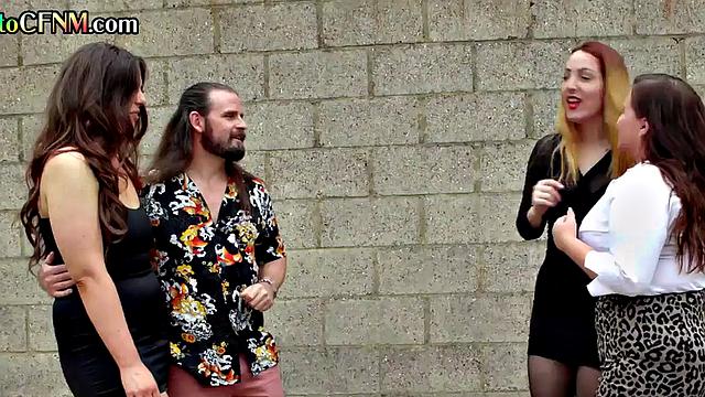 Amateur CFNM femdoms in stockings giving BJ to BFF