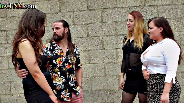 Amateur CFNM femdoms in stockings giving BJ to BFF