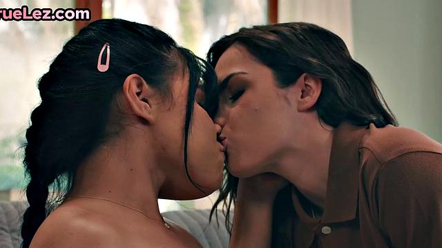 Bigass Lesbian GF in doggy