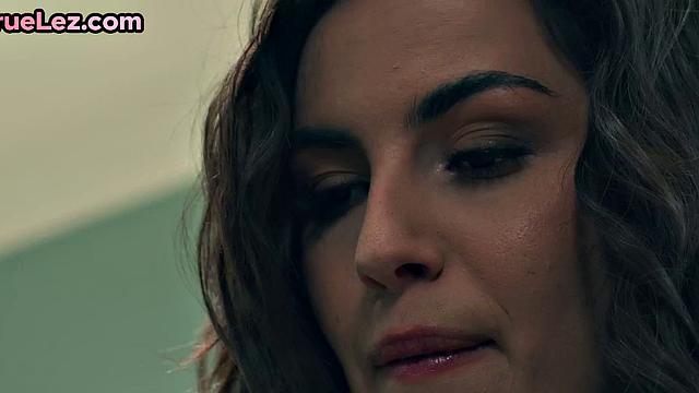 Bigass Lesbian GF in doggy