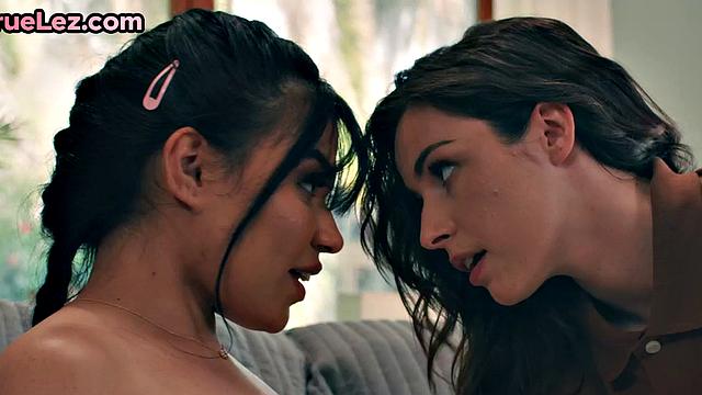 Bigass Lesbian GF in doggy