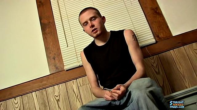 Билли Да Кидд дрочит свой настоящий грязный член