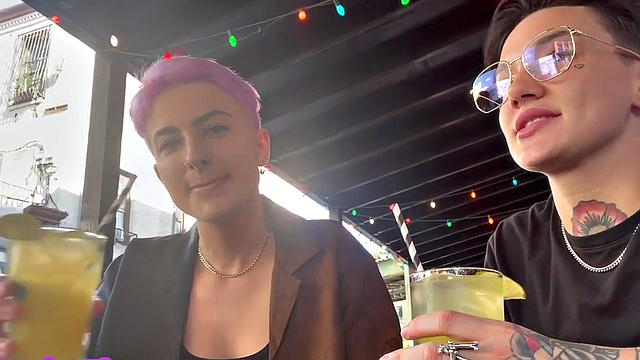 Tattooed amateur fingers and licks GFs pussy at home