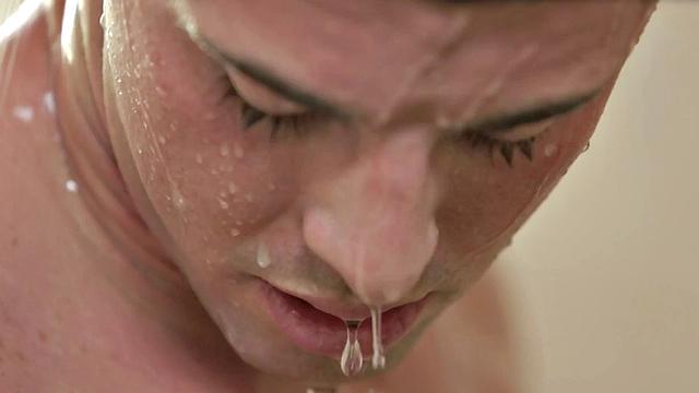 Showering amateur solo wanking his dick for cumshot