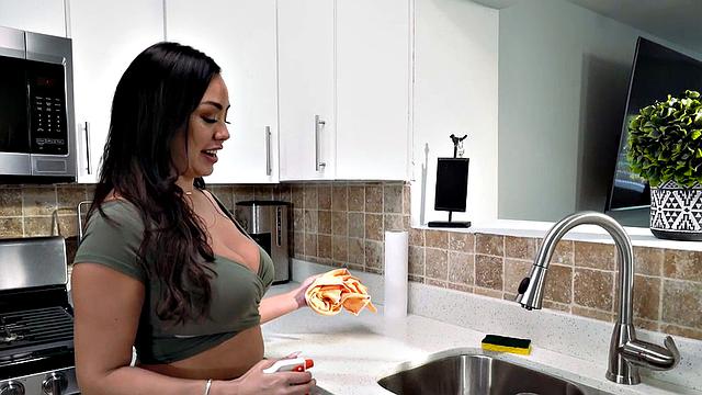 Cocksucking maid pussysmashed by boss after cleaning