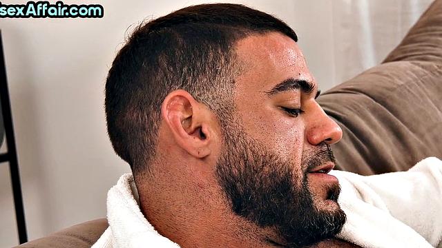 Big booty babe cockriding in 3some