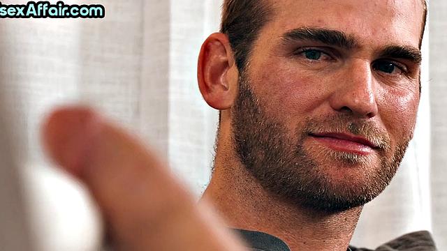 Big booty babe cockriding in 3some