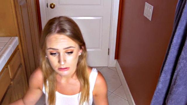 The inexperienced Stepdaughter