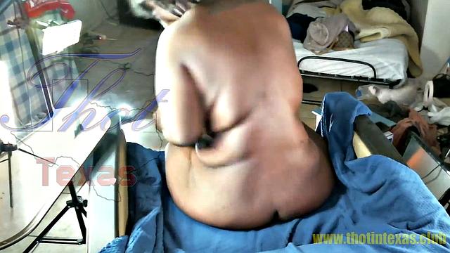 Watch this American BBW MILF get down and dirty with Enjoi in Texas