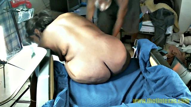 Watch this American BBW MILF get down and dirty with Enjoi in Texas