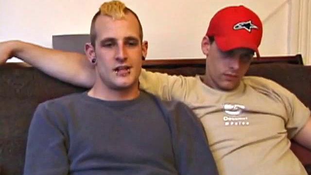 Калвин Райли после катания на скейте получает мощный отсос от Торка и не может остановиться