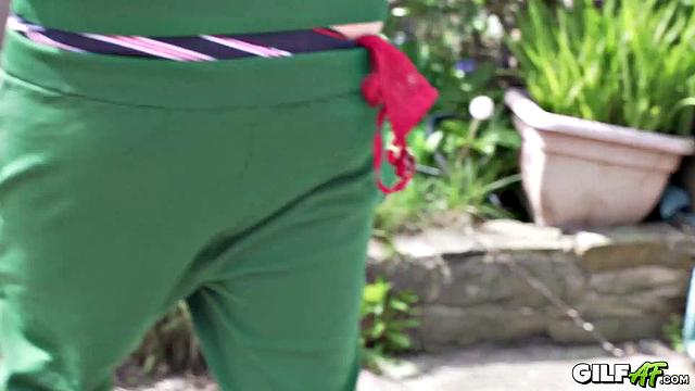 Socialite Granny Sex - Francesca Kitten GILF