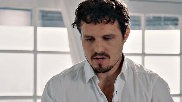 Big booty babe riding masseur's cock after deepthroat