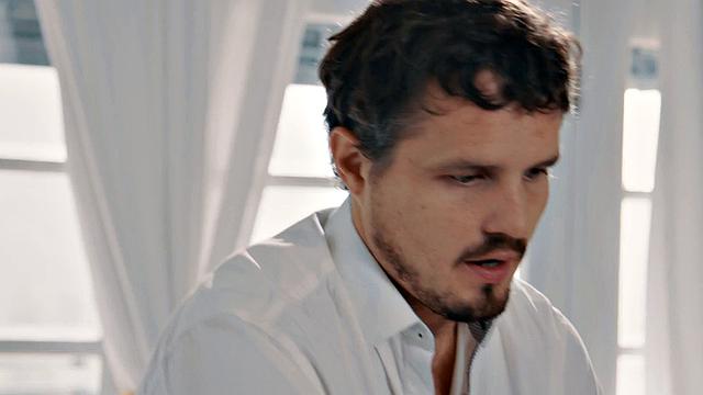 Big booty babe riding masseur's cock after deepthroat