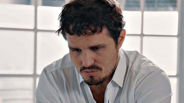 Big booty babe riding masseur's cock after deepthroat